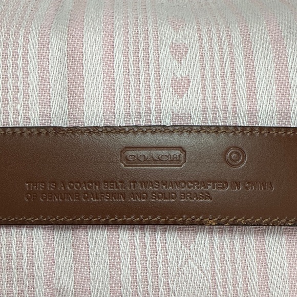 COACH Men's Brown Leather Belt with gold Buckle Size 40 - Picture 4 of 7